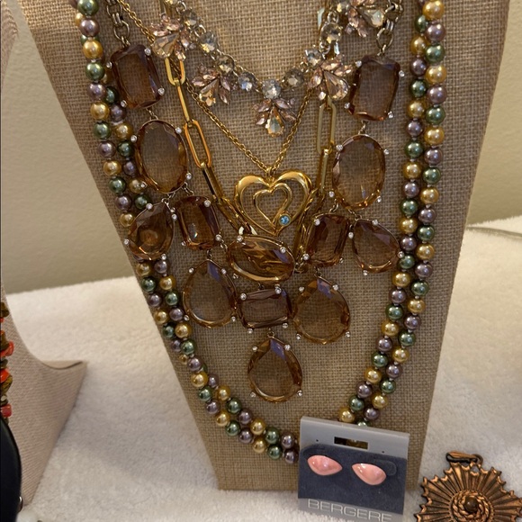 Come dig with me.  Unlisted gorgeousness in every price range. - Picture 10 of 16